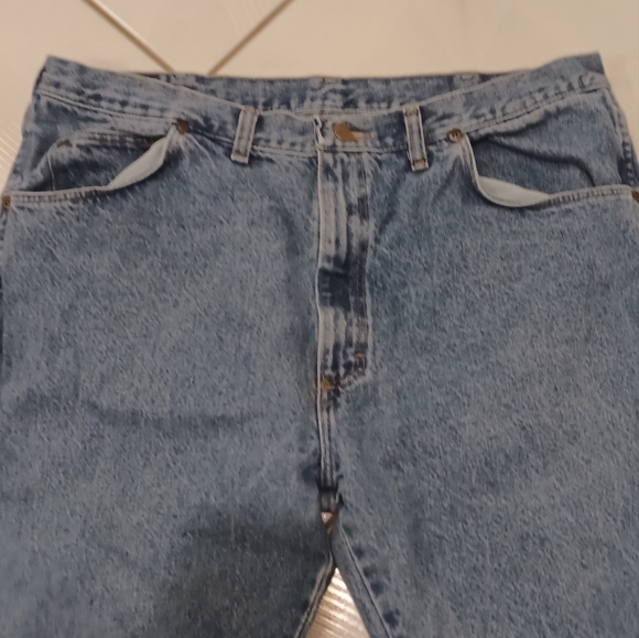 4/$60 Blue Wrangler Jeans - Size 38 X 32 (Men) - Picture 4 of 6